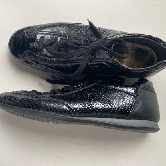 Hogan black patent leather shoes size 6.5 - Picture 4 of 5